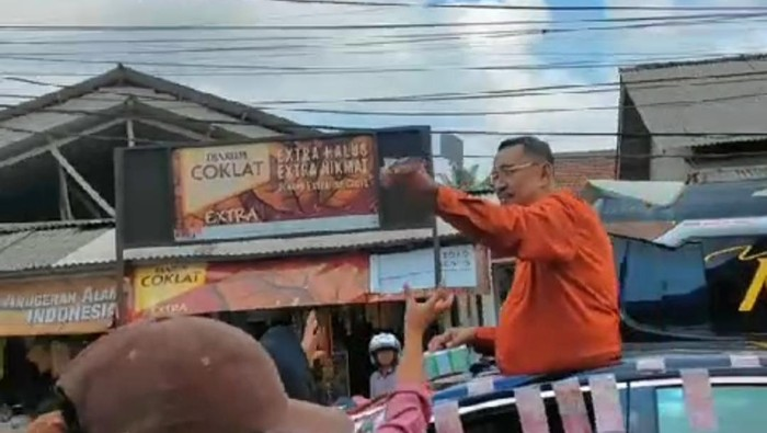 Pria Pandeglang Viral Bagi-bagi Duit Pernah Bikin Geger gegara Nyawer Biduan