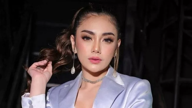 Mengenal Istilah Ani-Ani, Istilah yang Disematkan Warganet ke Celine Evangelista Usai Panggil Jaksa Agung Papa